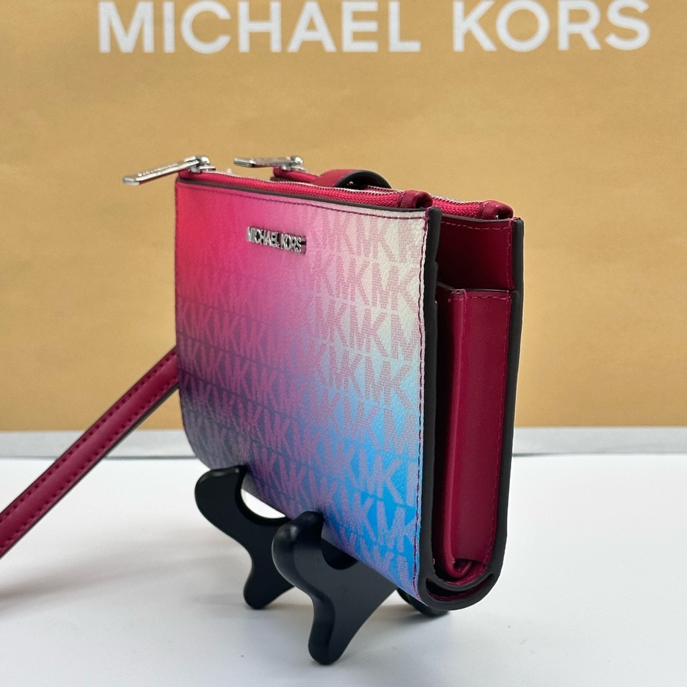 MICHAEL KORS
Jet Set Large Ombré Logo Wristlet Dark Raspberry color - Picture 5 of 15